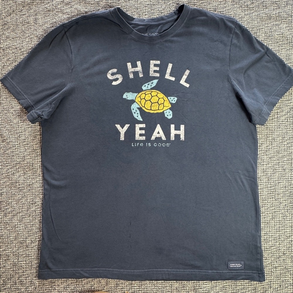 Life is Good Mens Large Shell Yeah Sea Turtle Crusher Tee Navy Blue Short Sleeve